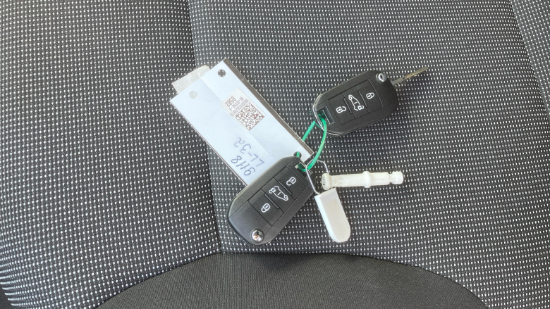 Peugeot Partner Standard Diesel 1.5 BlueHDi 100 Professional Plus Van